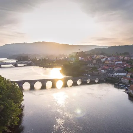 Casa Rural Familiar Con Vistas Al Rio En Galicia Gospodarstwo wiejskie *