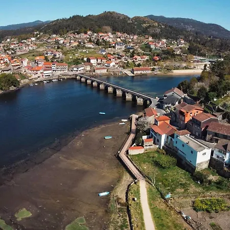Casa Rural Familiar Con Vistas Al Rio En Galicia Gospodarstwo wiejskie *